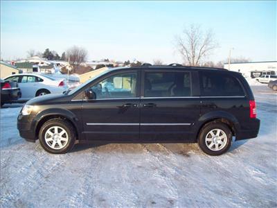 Used Chrysler TownandCountry 2010 : $18900
