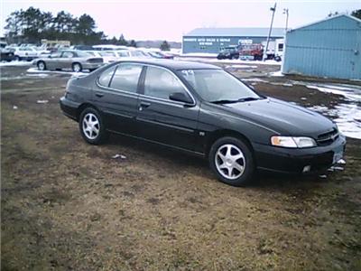 Used Nissan Altima 1999 : $4995