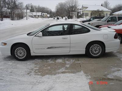 Used Pontiac GrandPrix 2000 : $5999