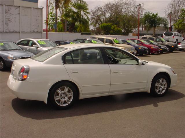 Used Nissan Altima 2005 : $11939