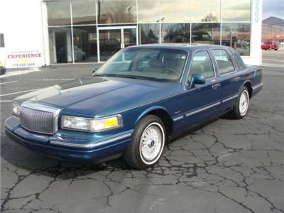 Used Lincoln TownCar 1997 : $4950