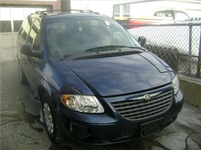 Used Chrysler Voyager 2002 : $3200