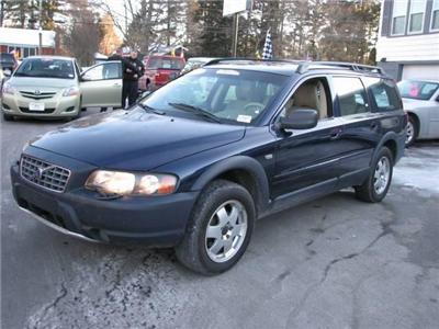 Used Volvo V70XC 2002 : $4995