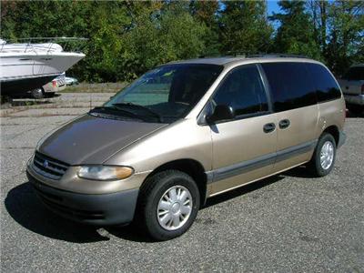 Used Plymouth Voyager 1998 : $1995