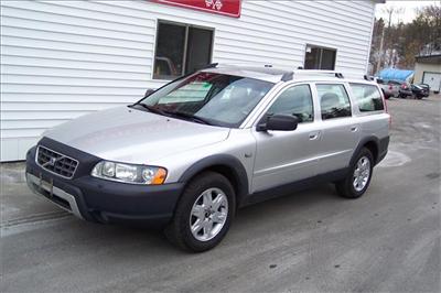 Used Volvo XC70 2005 : $11900