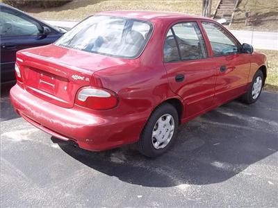 Used Hyundai Accent 1998 : $1800