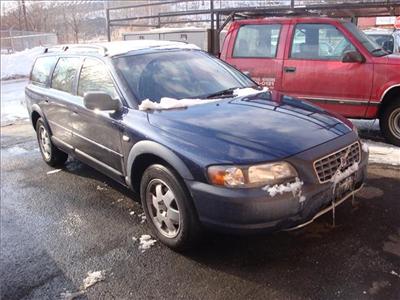 Used Volvo V70XC 2001 : $5800