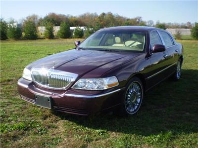 Used Lincoln TownCar 2007 : $17900