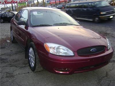 Used Ford Taurus 2005 : $3695