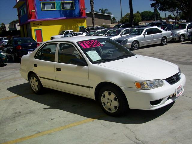Used Toyota Corolla 2001 : $5977
