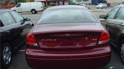 Used Ford Taurus 2004 : $3999