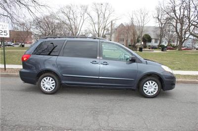 Used Toyota Sienna 2006 : $10500