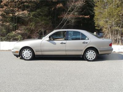 Used Mercedes-Benz EClass 1996 : $7995