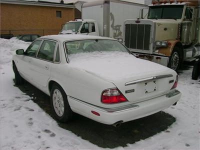 Used Jaguar XJ8 2000 : $7900