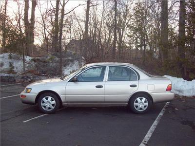 Used Toyota Corolla 1994 : $2695