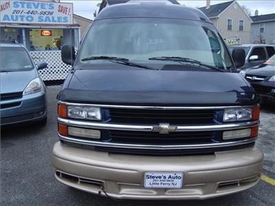 Used Chevrolet Express 2000 : $10100