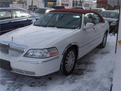 Used Lincoln TownCar 2003 : $8995