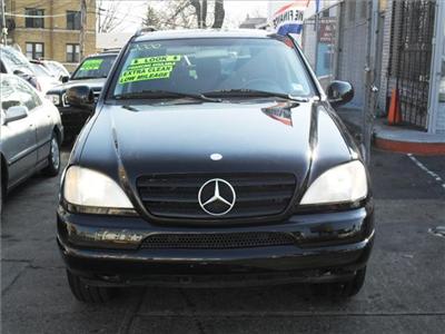 Used Mercedes-Benz MClass 2000 : $9900