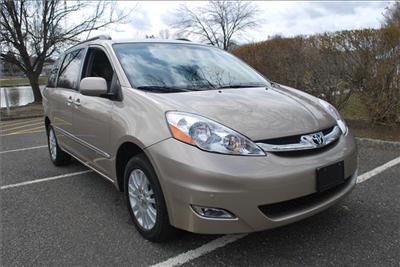 Used Toyota Sienna 2007 : $21995