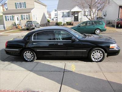 Used Lincoln TownCar 2007 : $12000