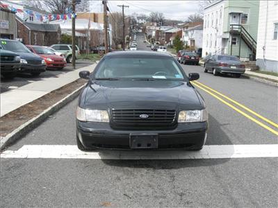 Used Ford CrownVictoria 2000 : $2495
