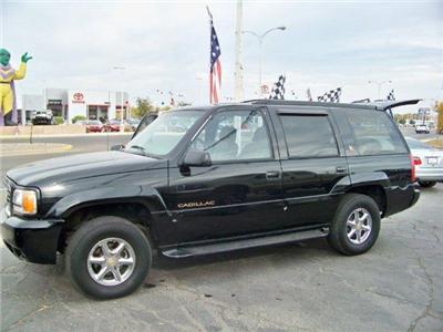 Used Cadillac Escalade 2000 : $10900