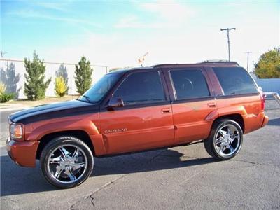 Used Cadillac Escalade 2000 : $9500