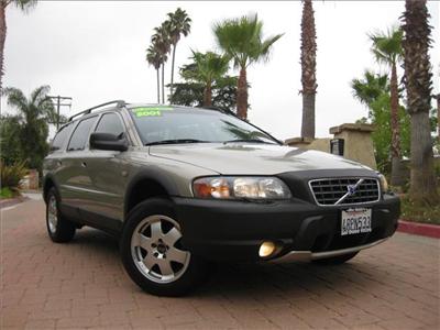 Used Volvo V70XC 2001 : $6995