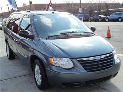 Used Chrysler TownandCountry 2005 : $7995
