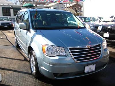 Used Chrysler TownCountry 2008 : $17995
