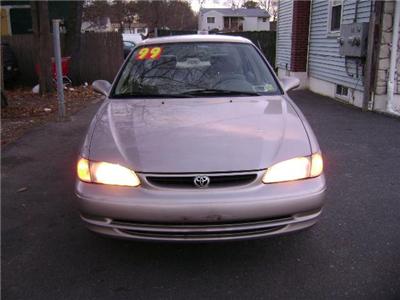 Used Toyota Corolla 1999 : $3399