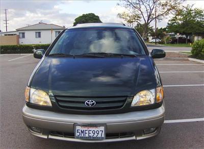 Used Toyota Sienna 2002 : $8995