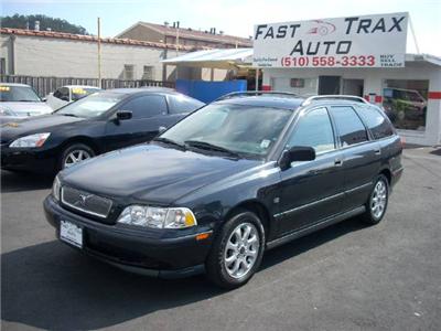 Used Volvo V40 2000 : $7999
