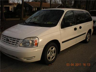 Used Ford Freestar 2004 : $4995