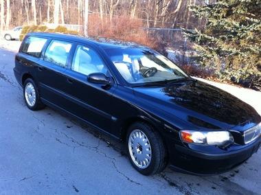 Used Volvo V70 2001 : $5900