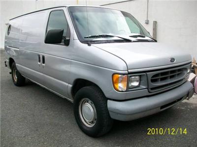 Used Ford E150 2000 : $0