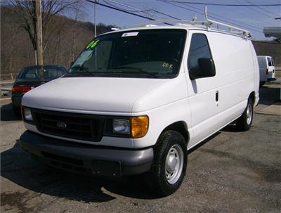Used Ford E150 2006 : $10995