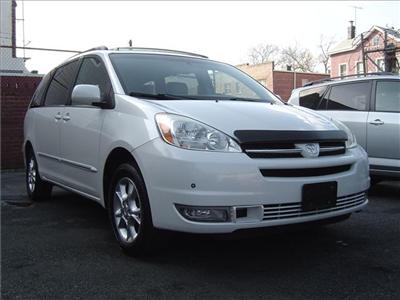 Used Toyota Sienna 2005 : $12650