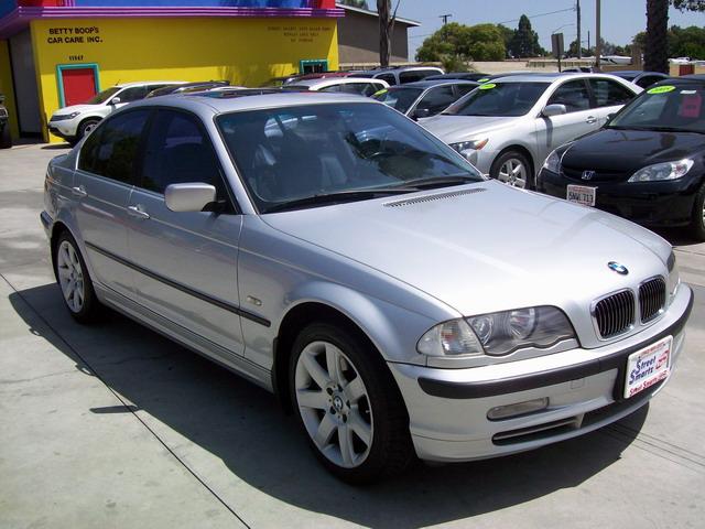 Used BMW 3 series 2001 : $9977
