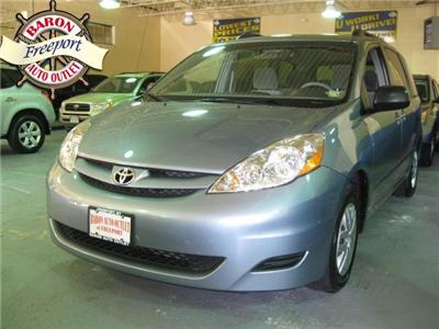 Used Toyota Sienna 2009 : $16991