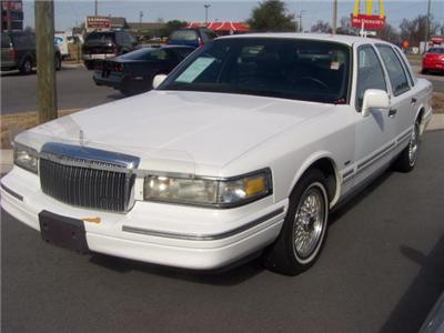 Used Lincoln TownCar 1995 : $4995