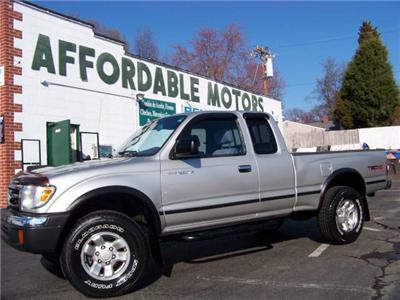 Used Toyota Tacoma 2000 : $7899