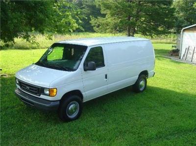 Used Ford E250 2006 : $8950