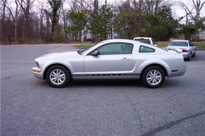 Used Ford Mustang 2005 : $9500