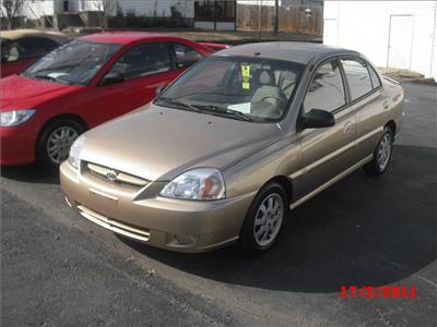 Used Kia Rio 2004 : $0