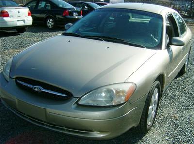 Used Ford Taurus 2000 : $4900