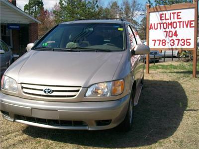 Used Toyota Sienna 2003 : $6995