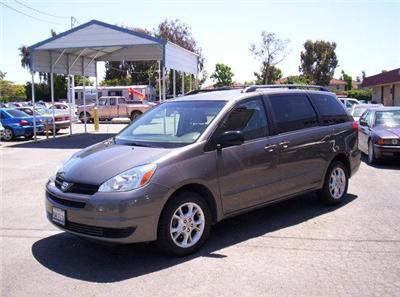 Used Toyota Sienna 2004 : $12999