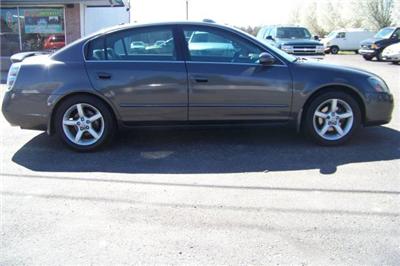 Used Nissan Altima 2005 : $9000