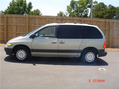 Used Plymouth Voyager 2000 : $3750